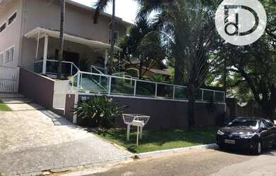 Imagem: A casa em condomínio possui 4 Dormitórios, 5 Banheiros, 4