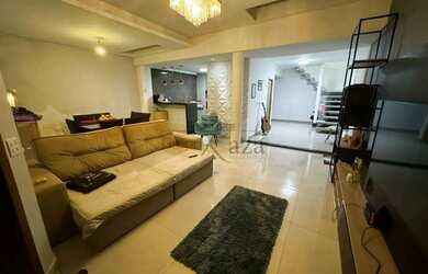 Imagem: A casa possui 3 Dormitórios, 3 Banheiros, 2 Vagas na garagem