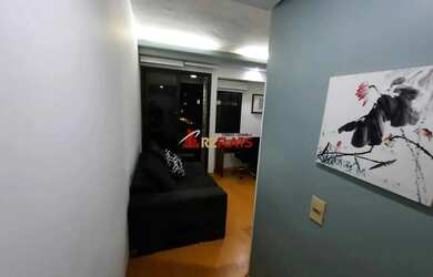 Imagem: O apartamento possui 1 Dormitório, 1 Banheiro, 1 Vaga na garagem