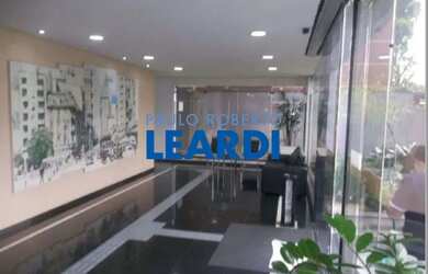 Imagem: O depósito possui 5 Vagas na garagem, 288m² de Área e está