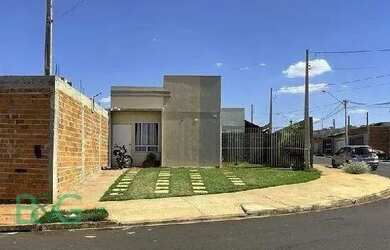 Imagem: A casa em condomínio possui 2 Dormitórios, 1 Banheiro, 2 Vagas