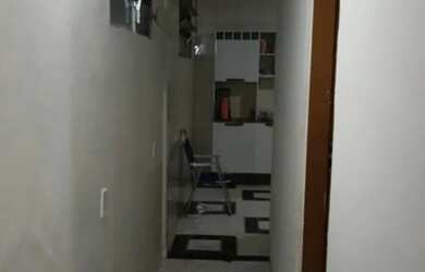 Imagem: A casa possui 1 Dormitório e 1 Banheiro e está localizado