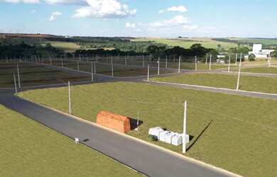 Imagem: O terreno possui 200m² de Área e está localizado em Centro