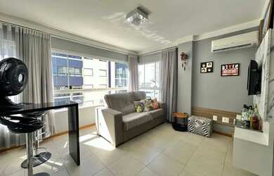 Imagem: O apartamento possui 1 Dormitório, 1 Banheiro, 1 Vaga na garagem