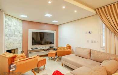 Imagem: A casa possui 2 Dormitórios, 5 Banheiros, 1 Vaga na garagem