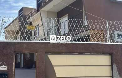 Imagem: A casa possui 1 Dormitório, 3 Banheiros, 2 Vagas na garagem