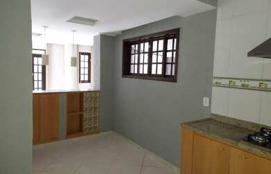 Imagem: A casa em condomínio possui 3 Dormitórios, 2 Banheiros, 1