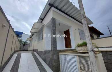 Imagem: A casa em condomínio possui 3 Dormitórios, 3 Banheiros, 3