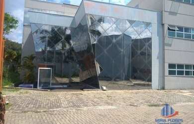 Imagem: O depósitoe possui 4 Vagas na garagem, 5157-0m² de Área está