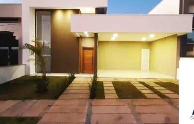 Imagem: A casa em condomínio possui 3 Dormitórios, 1 Banheiro, 4 Vagas