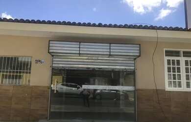 Imagem: A casa possui 5 Dormitórios, 5 Banheiros, 452m² de Área e