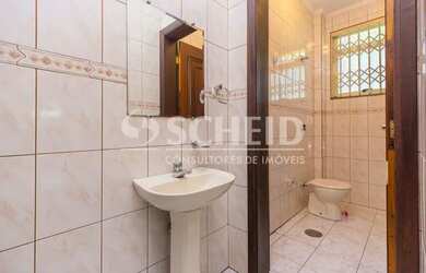 Imagem 3: Sobrado à Venda. 332m² de Área, 5 Vagas na garageme4 Dormitórios