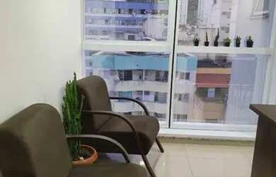 Imagem: O depósito possui 5 Vagas na garagem e está localizado em