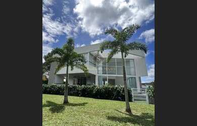 Imagem: A casa possui 4 Dormitórios, 5 Banheiros, 280m² de Área e