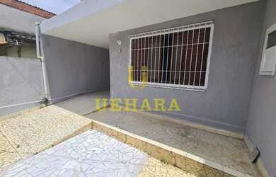 Imagem: A casa possui 2 Dormitórios, 1 Banheiro, 3 Vagas na garagem