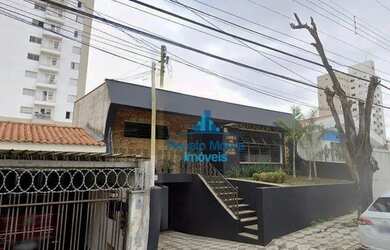 Imagem: A casa possui 4 Dormitórios, 3 Banheiros, 4 Vagas na garagem