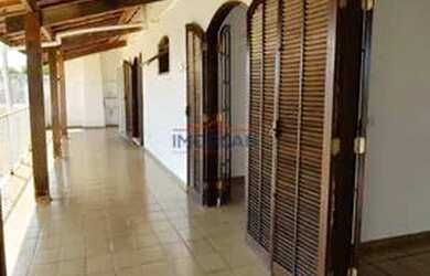 Imagem: A casa possui 2 Dormitórios, 1 Banheiro, 3 Vagas na garagem