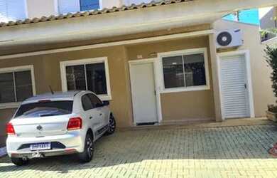 Imagem: A casa em condomínio possui 3 Dormitórios, 3 Banheiros, 2