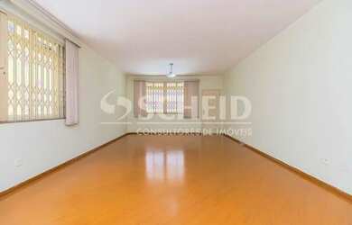 Imagem 1: Sobrado à Venda. 332m² de Área, 5 Vagas na garageme4 Dormitórios