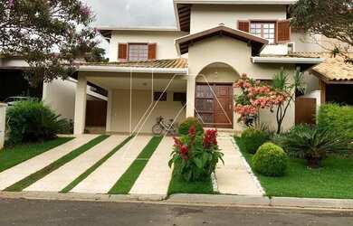 Imagem: A casa em condomínio possui 3 Dormitórios, 4 Banheiros, 4