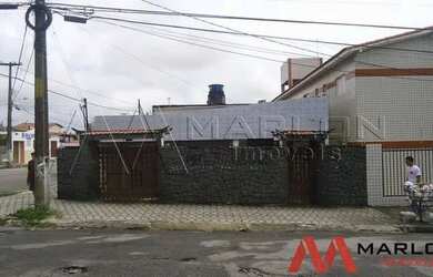 Imagem: A casa possui 2 Dormitórios, 1 Banheiro, 3 Vagas na garagem