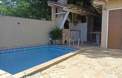 Imagem 1: Casa temporada em Cabo Frio com piscina próxima à praia do Forte