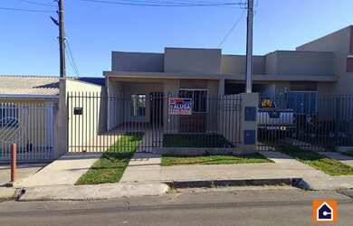 Imagem: A casa possui 2 Dormitórios, 1 Banheiro, 2 Vagas na garagem