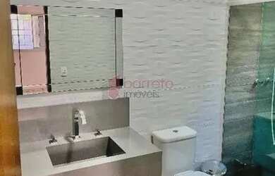 Imagem 11: Casa Padrão em Jundiaí. Churrasqueira, Lareira, 4 Vagas na garageme3...