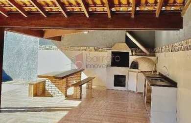 Imagem 3: Casa Padrão em Jundiaí. Churrasqueira, Lareira, 4 Vagas na garageme3...