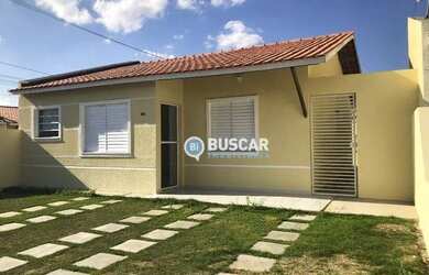 Imagem: A casa em condomínio possui 3 Dormitórios, 2 Banheiros, 3