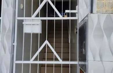 Imagem: A casa possui 2 Dormitórios, 1 Banheiro e está localizado