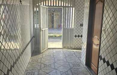 Imagem: A casa possui 1 Dormitório, 1 Banheiro, 80m² de Área e está