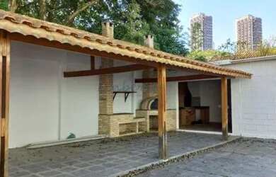 Imagem: A casa possui 2 Dormitórios, 2 Banheiros, 5 Vagas na garagem