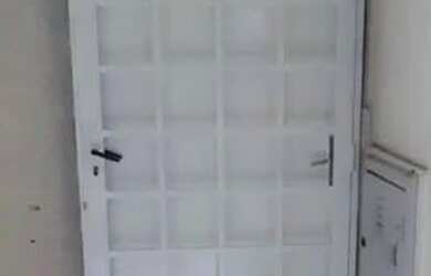 Imagem: O apartamento possui 3 Dormitórios, 1 Banheiro, 1 Vaga na garagem