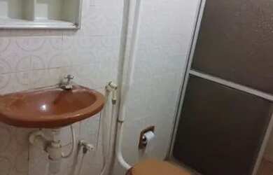 Imagem: A casa possui 2 Dormitórios, 1 Banheiro, 1 Vaga na garagem