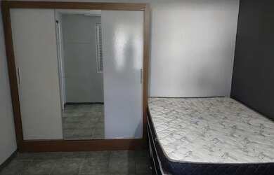 Imagem: A kitnet possui 1 Dormitório e 1 Banheiro e está localizado