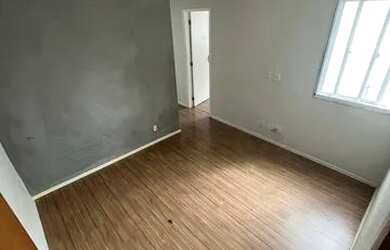 Imagem: O apartamento possui 2 Dormitórios, 1 Banheiro e 1 Vaga na