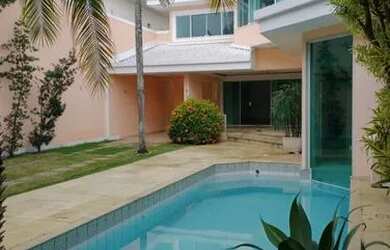 Imagem: A casa em condomínio possui 4 Dormitórios, 5 Banheiros, 4