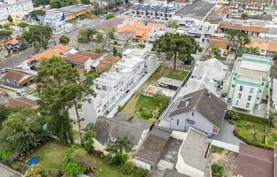 Imagem: O terreno possui 1.071m² de Área e está localizado em Bacacheri