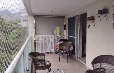 Imagem: O apartamento possui 2 Dormitórios, 3 Banheiros, 1 Vaga na