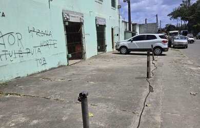 Imagem: O depósito possui 3 Vagas na garagem, 180m² de Área e está