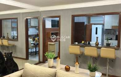 Imagem: A casa possui 2 Dormitórios, 2 Banheiros, 2 Vagas na garagem