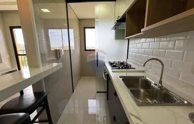 Imagem: O apartamento possui 2 Dormitórios, 1 Banheiro, 1 Vaga na garagem