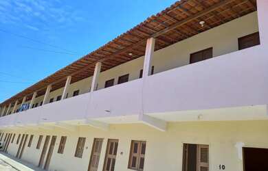 Imagem: A kitnet possui 1 Dormitório, 1 Banheiro, 1 Vaga na garagem