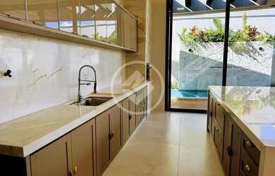 Imagem 2: Incrível casa de alto padrão no Condomínio Portal do Sol - Goiânia...