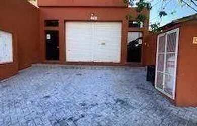 Imagem: O depósito à venda possui 2 Vagas na garagem e 260m² de Área