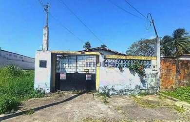 Imagem: A casa possui 3 Dormitórios, 2 Banheiros, 396m² de Área