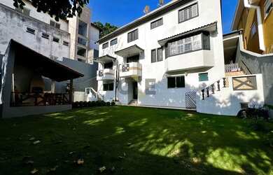 Imagem: A casa em condomínio possui 5 Dormitórios, 5 Banheiros, 5