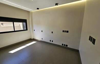 Imagem 10: Sobrado para venda possui 288 metros quadrados com 4 quartos em Jardins...