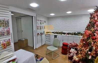 Imagem: O depósito possui 1 Vaga na garagem, 35m² de Área e está